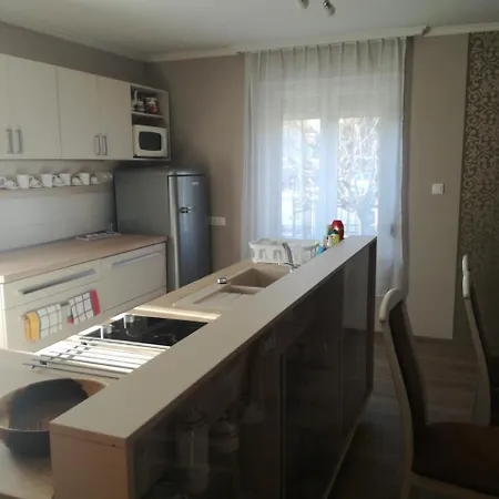 Forras-g Vendeghaz Apartment Buk